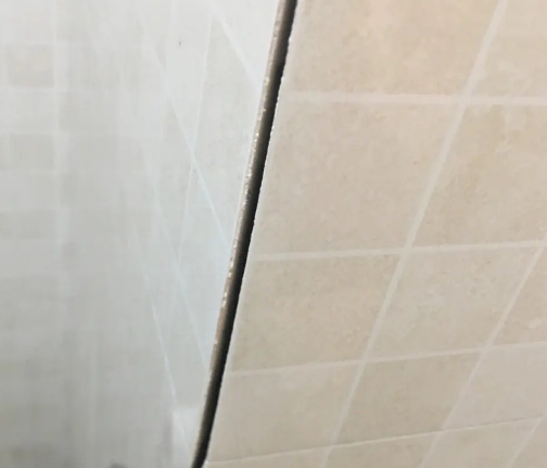 于都瓷砖空鼓维修公司分享阳台瓷砖脱落的修复过程可以分为以下几个步骤
